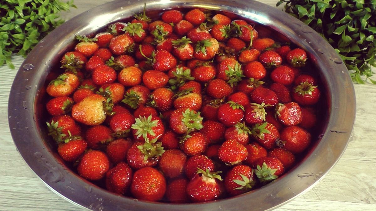 Откройте для себя секреты идеального сырого клубничного варенья на зиму