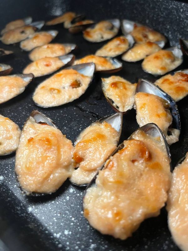 Запеченные мидии: уютный вечер с отличной компанией