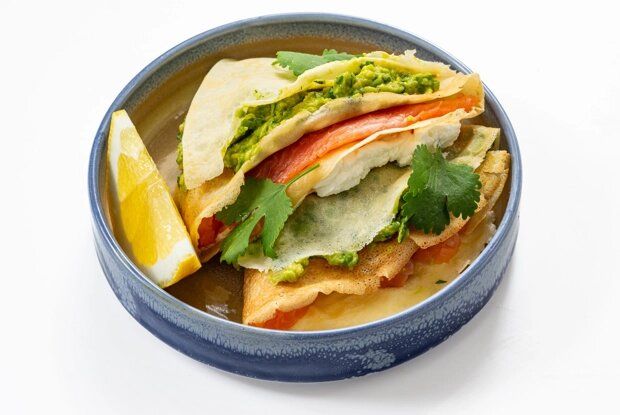 Совершенно новый взгляд на блины: авокадо и лосось в идеальном сочетании