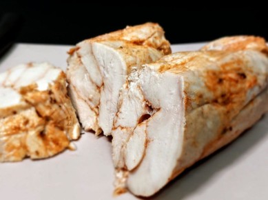 Куриный рулет, который покорит ваше сердце: готовим всего за 10 минут