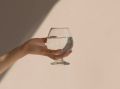 Утренний стакан воды: как эта привычка влияет на здоровье и самочувствие