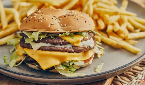 В Великобритании запрещают рекламу фастфуда для детей