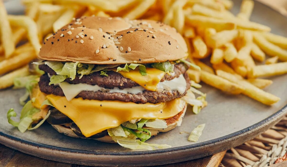 В Великобритании запрещают рекламу фастфуда для детей