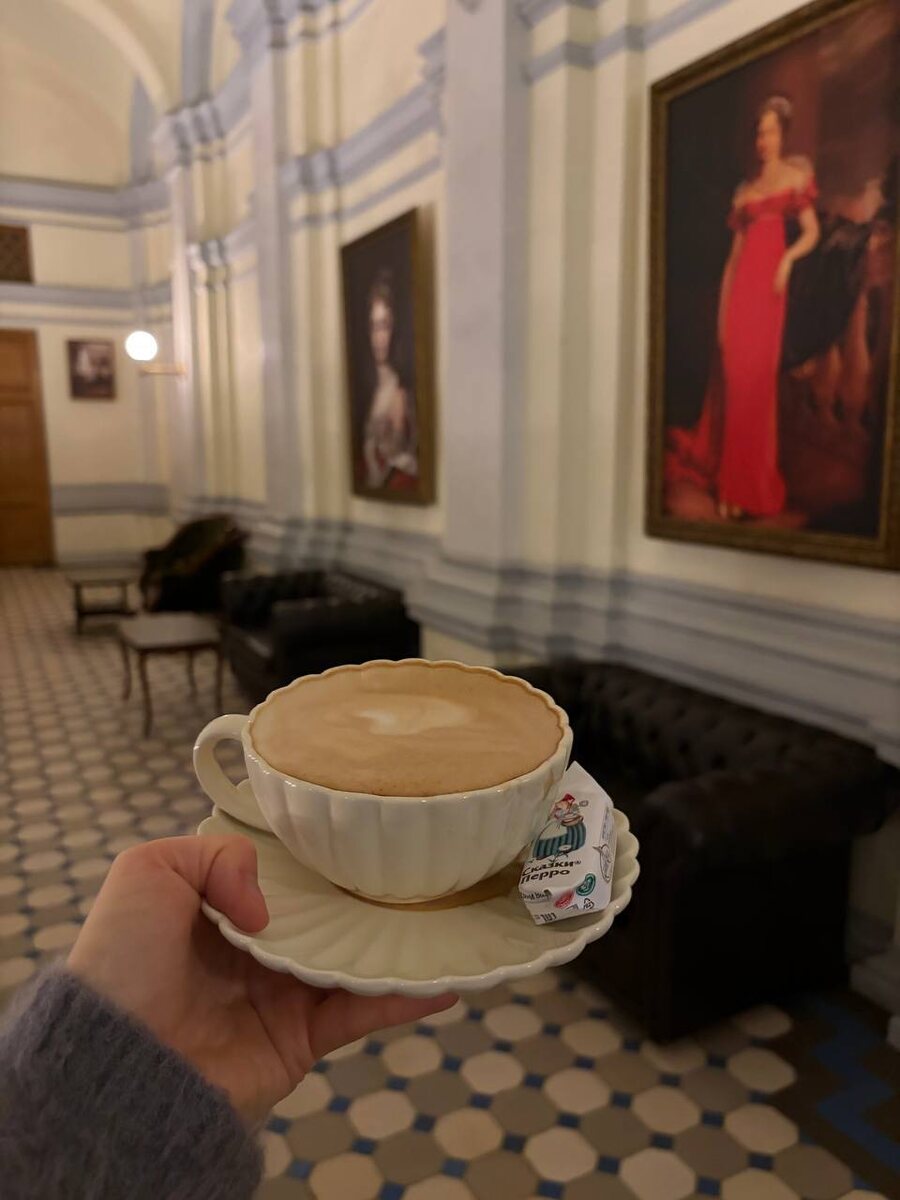 Загляните в кофейную комнату дворца Кваренги