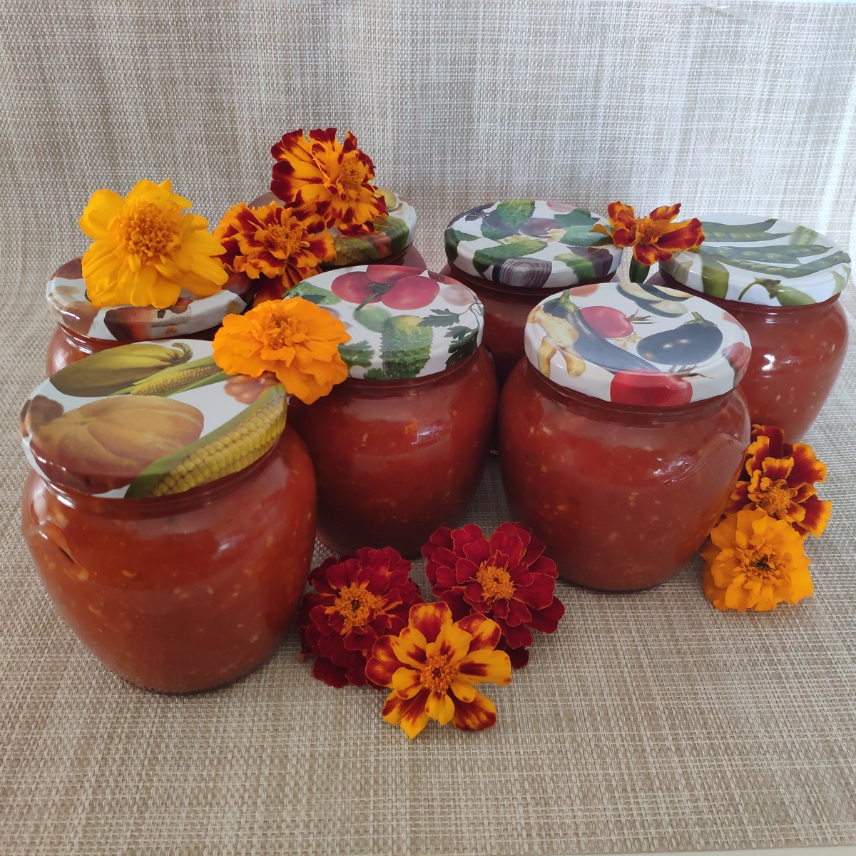 Секреты идеальной аджики с красным перцем для зимнего угощения