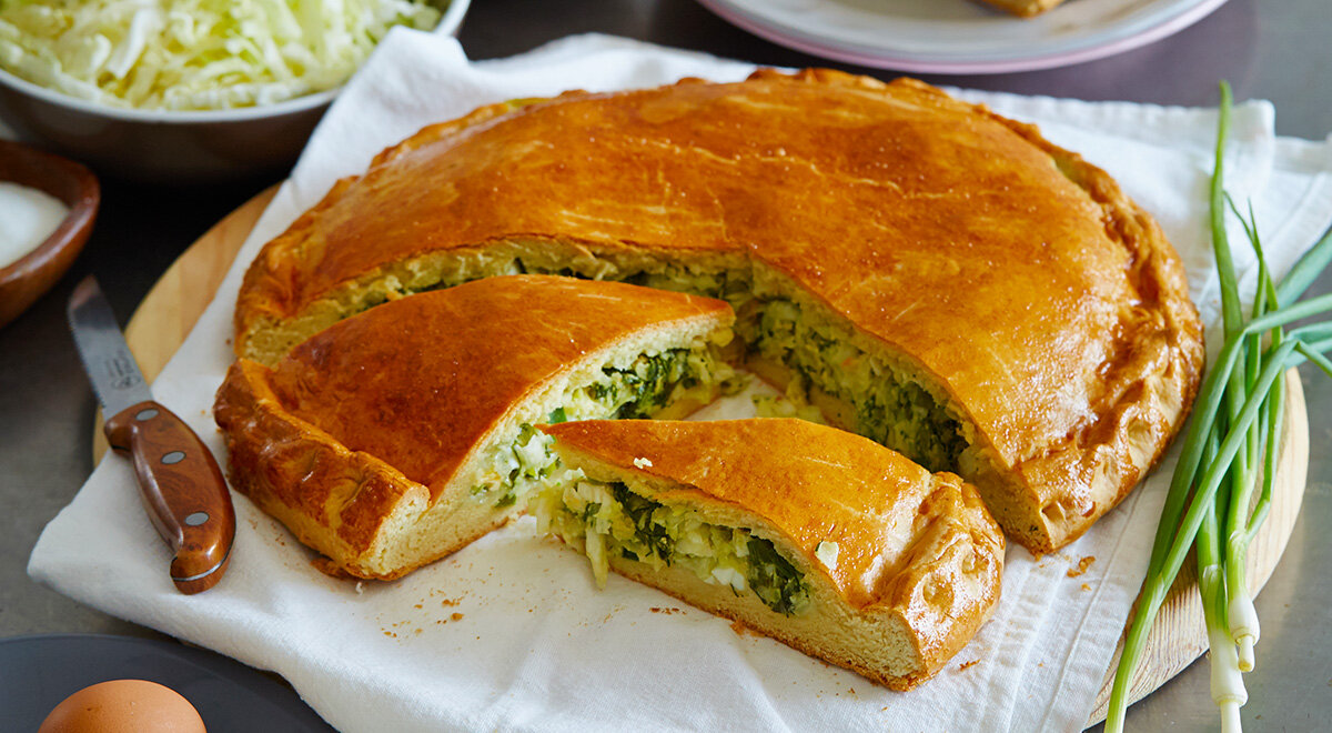 Нежный капустный пирог: секреты приготовления с молодой капустой