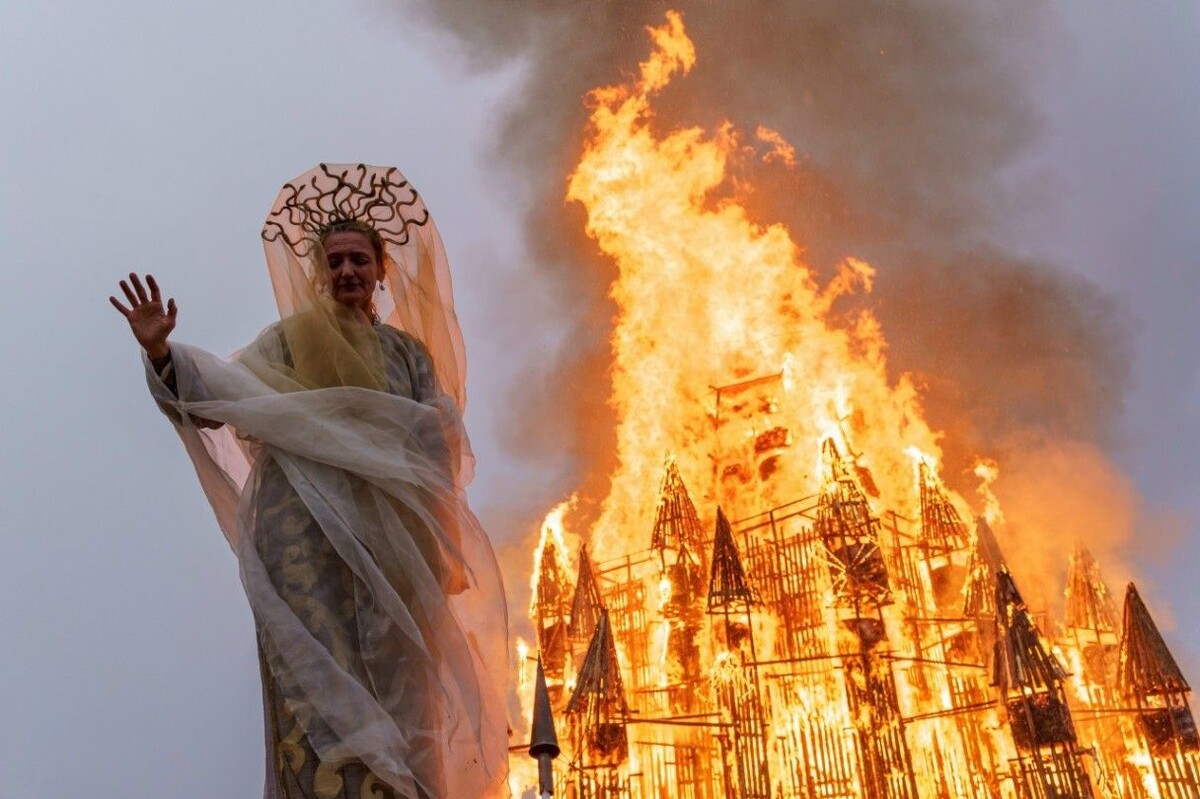 Необычная Масленица в Никола-Ленивце: смелые костюмы и захватывающий перфоманс