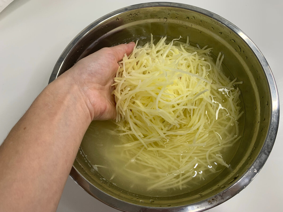 Тёплый картофельный салат, который покорит всех за столом