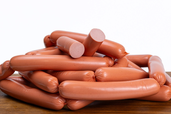 Почему стоит варить сосиски: секреты их приготовления