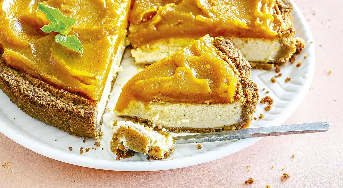 Тарт с хурмой и пряностями: идеальный осенний десерт