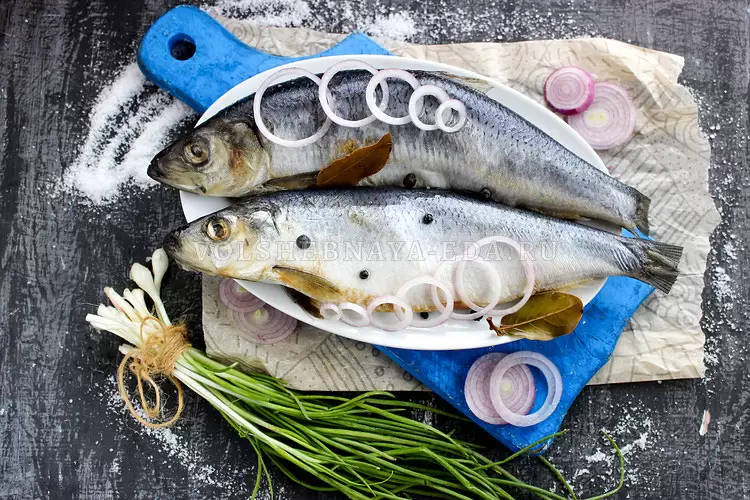 Идеальная малосольная селедка: советы и рецепты