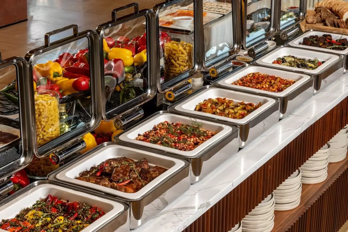 Бранч и его секреты: Что происходит с остатками еды?