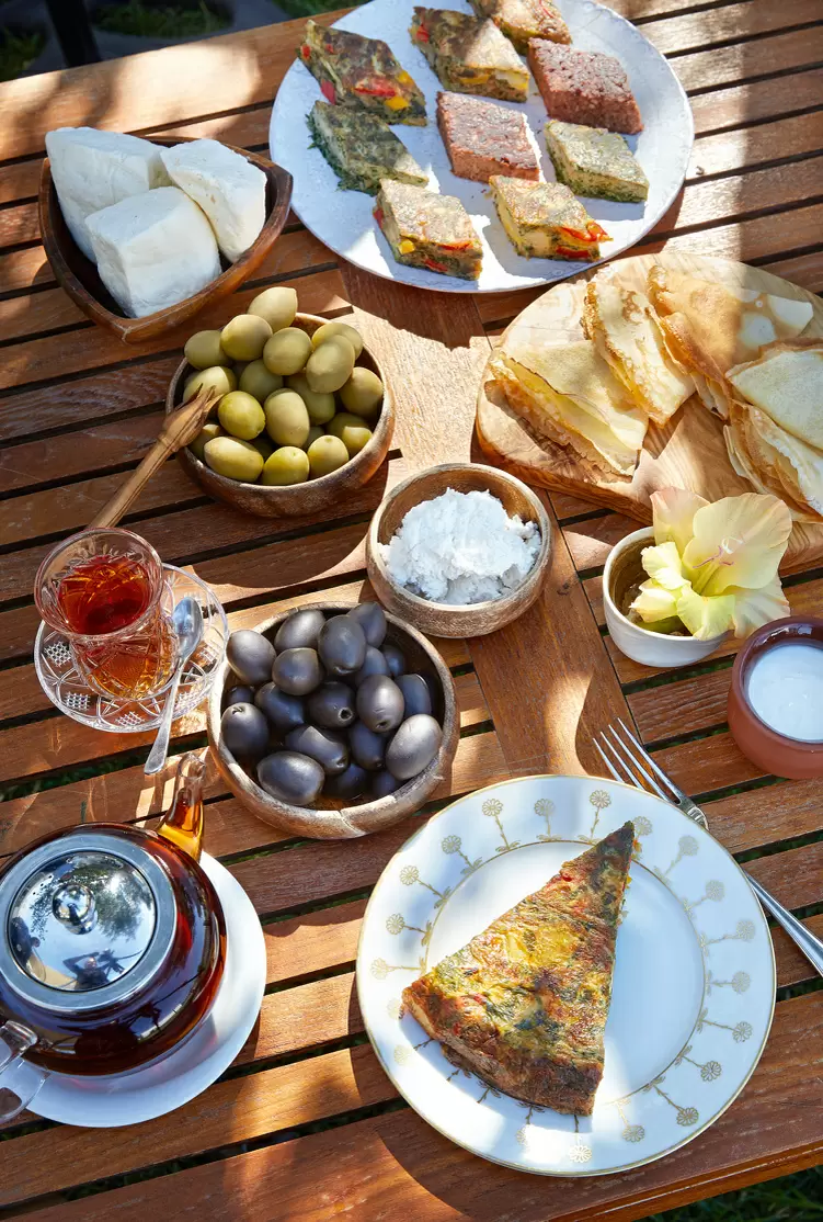 Кюкю: вкусное утро с изысканными омлетами от азербайджанской кухни