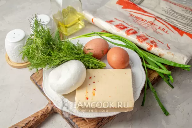 Вкусные слоеные пирожки из лаваша: простой рецепт с сыром