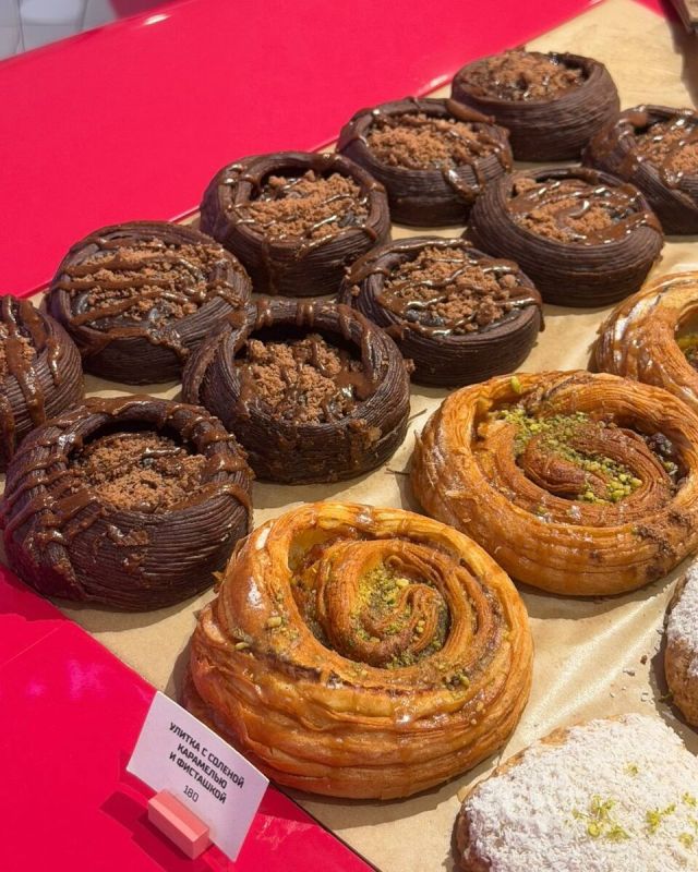 Новая концептуальная пекарня с удивительными десертами от Анастасии Савиной