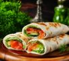 Лаваш с красной рыбой и творожным сыром: легкая закуска для любых случаев
